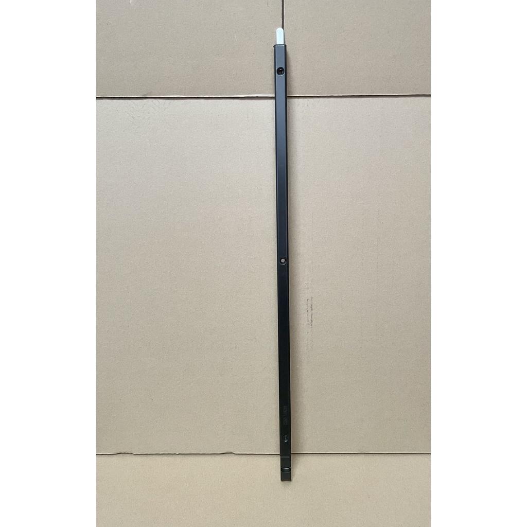Thanh chốt rút 54cm cửa đi nhôm XINGFA Đen/Trắng