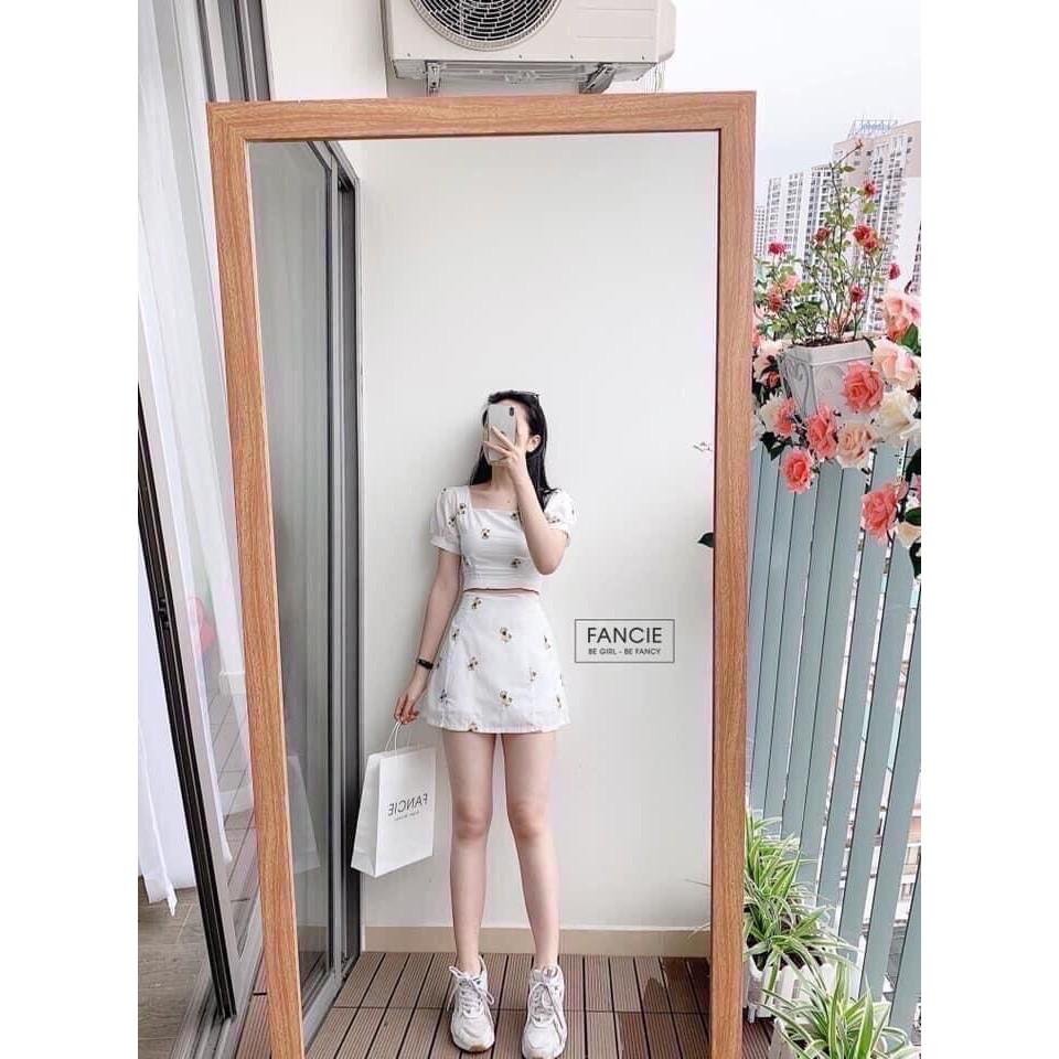 Set croptop kèm chân váy chữ A