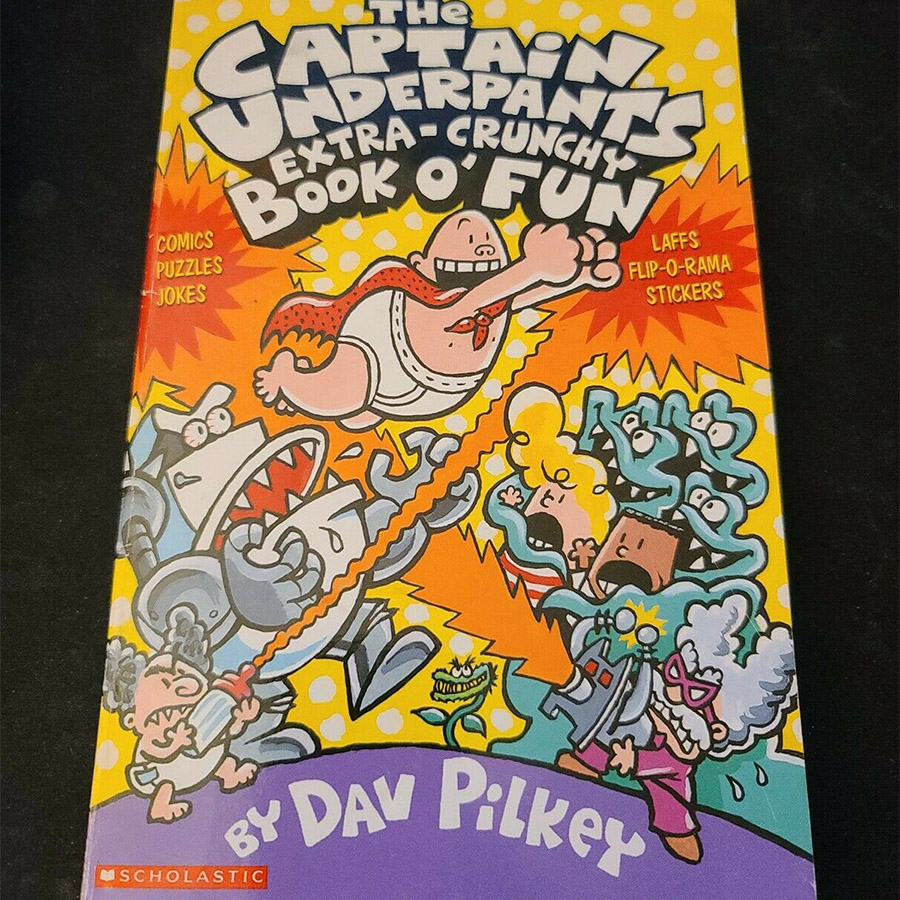 The Captain Underpants Extra-Crunchy Book o' Fun (Comics Puzzles Jokes and Laffs Flip-O-Rama Stickers)