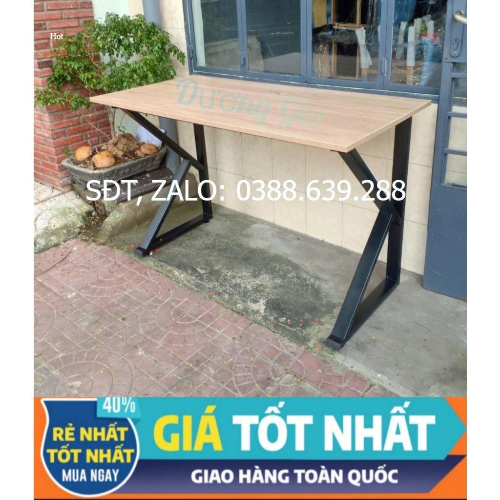 Bàn làm việc chân sắt giá tốt cho văn phòng