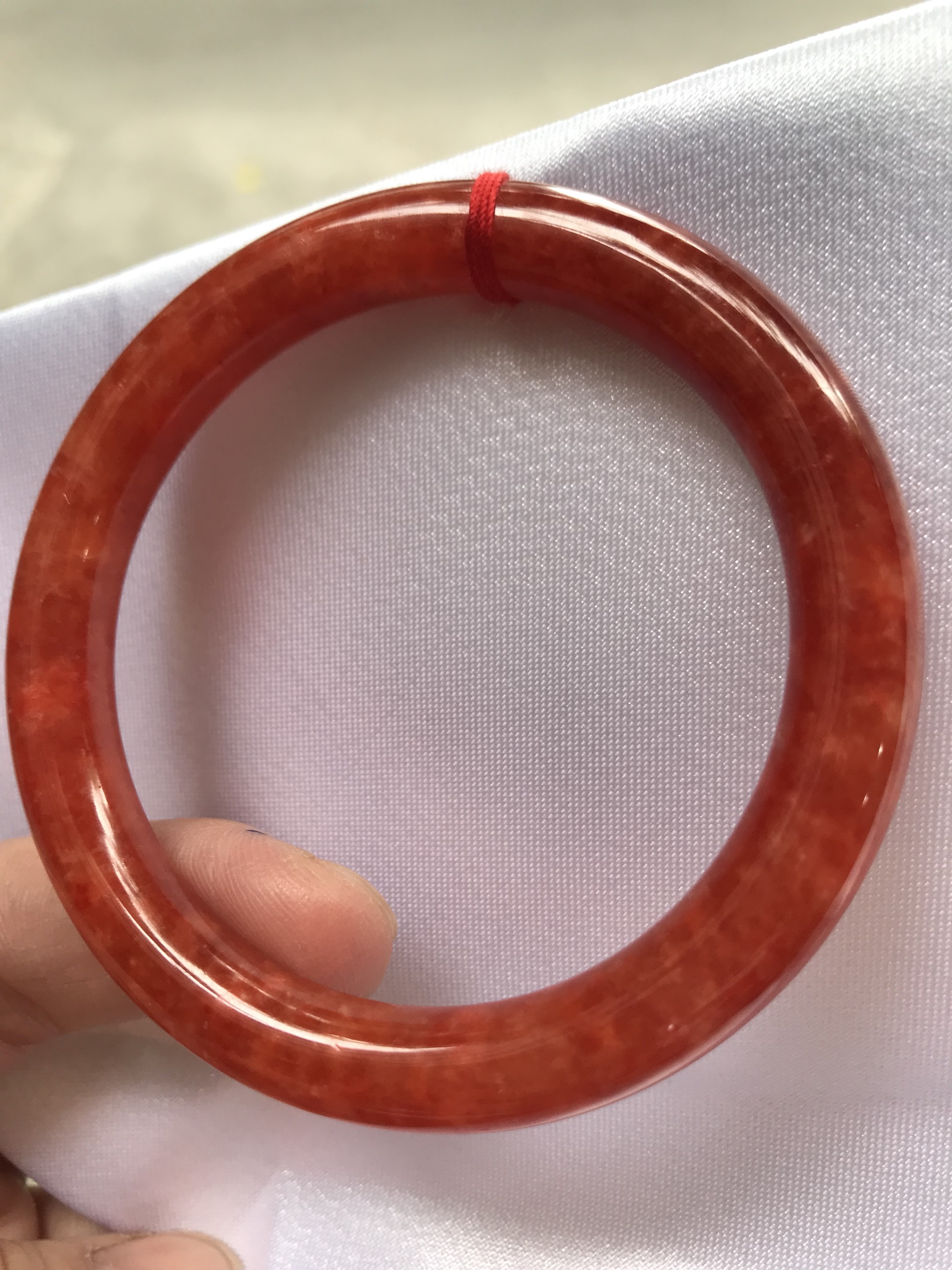Vòng Cẩm Thạch Đỏ Đẹp A Ni 51mm x chột 8mm màu đỏ bông tươi sáng bóng đẹp nữ 50kg - 53kg đeo mệnh hỏa mệnh thổ đeo xuất sắc đẹp món quà tặng ý nghĩa ạ