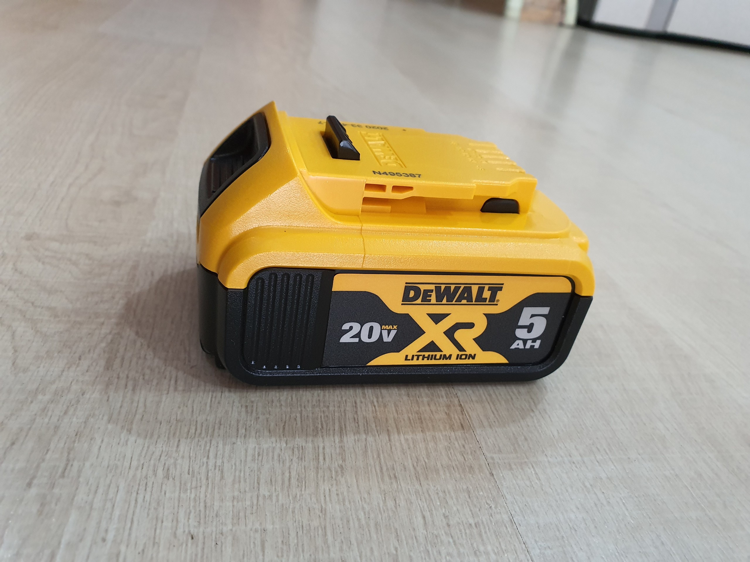 Pin 18v 5ah Dewalt DCB184-b1