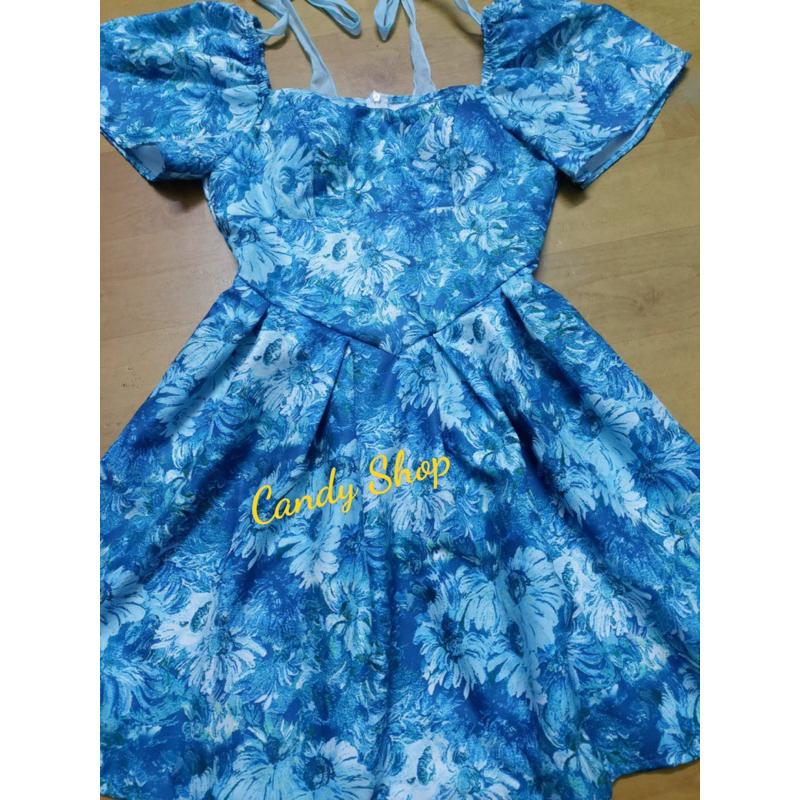 Đầm xoè hoa tay phồng kèm nơ vai duyên dáng