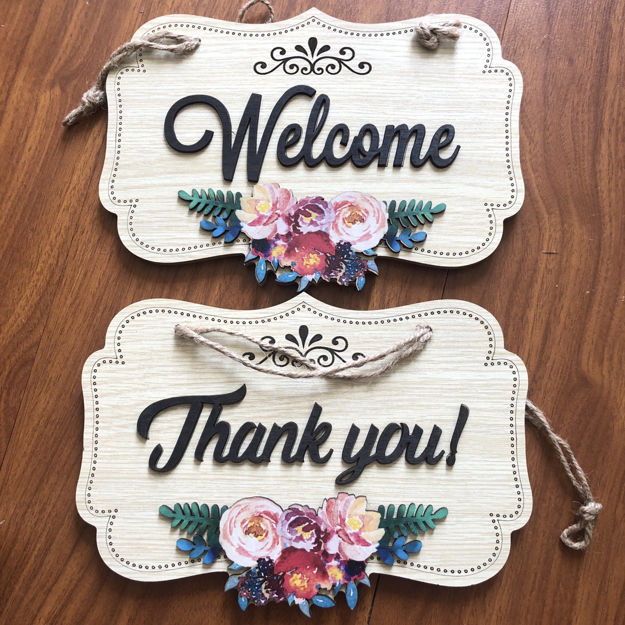 Bảng gỗ, tranh gỗ 2 mặt chữ Welcome Thank you in 3D nổi trên nền gỗ tặng kèm móc dán