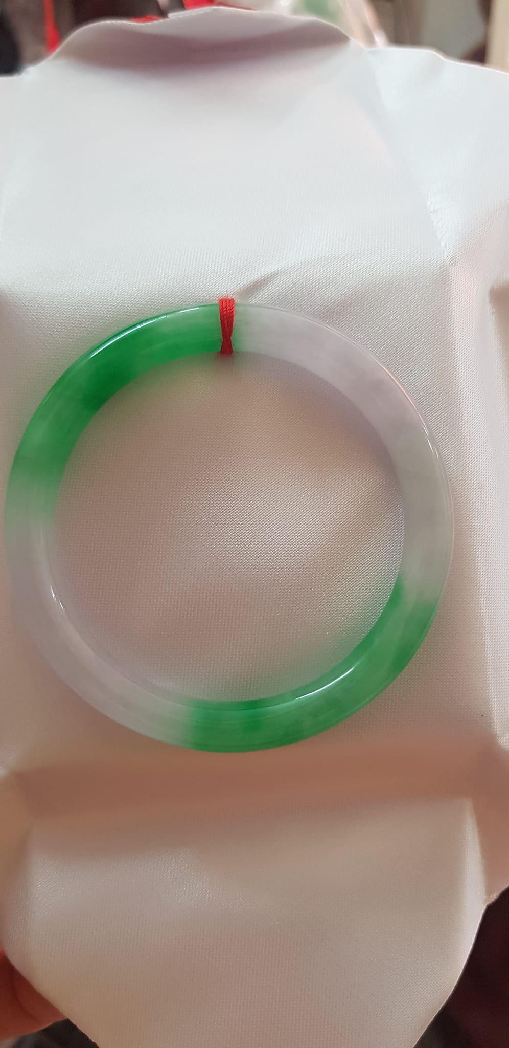 Vòng Cẩm Thạch mới TR Lý 54 mm x cọng 7,2mm Màu Xanh lý trắng đan xen đều vòng đẹp Nữ 52kg - 57kg đeo đẹp món quà tặng chính mình và người thân đeo đẹp ạ