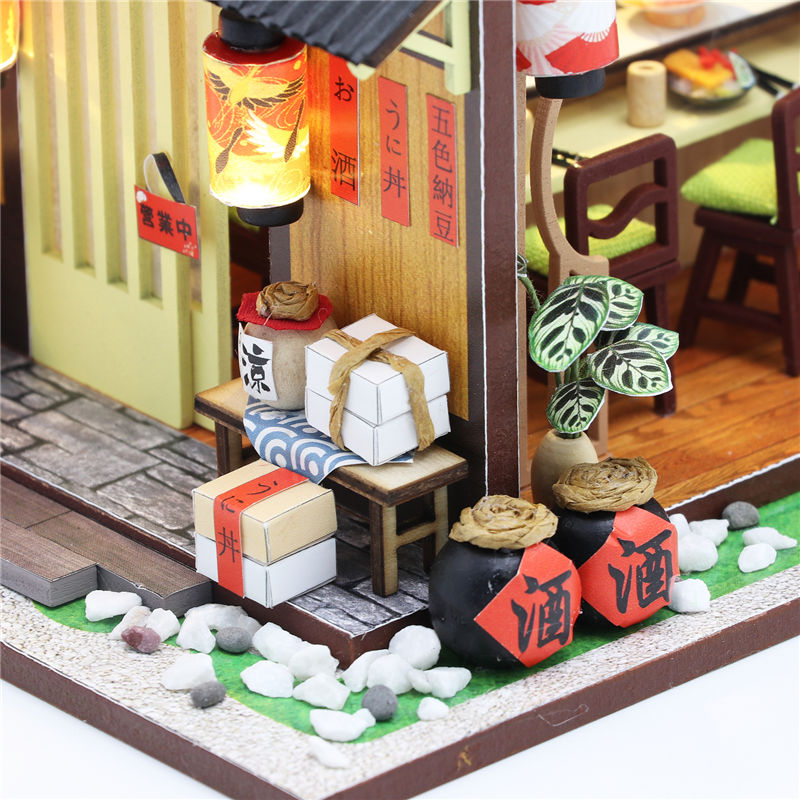 Mô hình nhà DIY Doll House Gibbon Sushi Kèm Mica Chống bụi