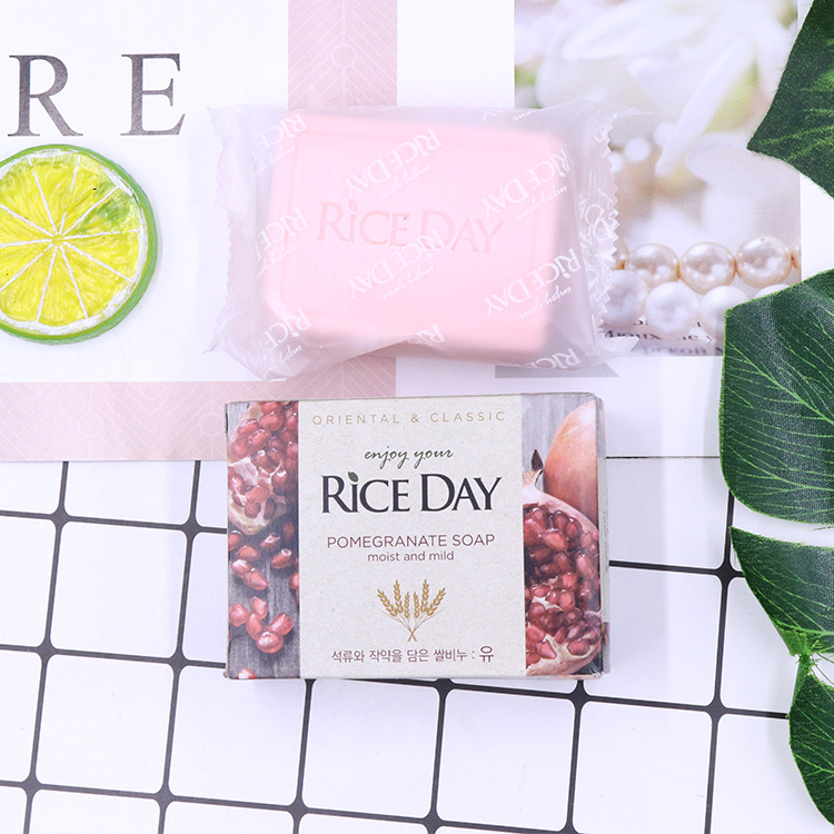 Xà phòng tắm và rửa mặt hương sen Rice Day Soap giúp cải thiện tình trạng mụn hiệu quả Hàn Quốc 100g