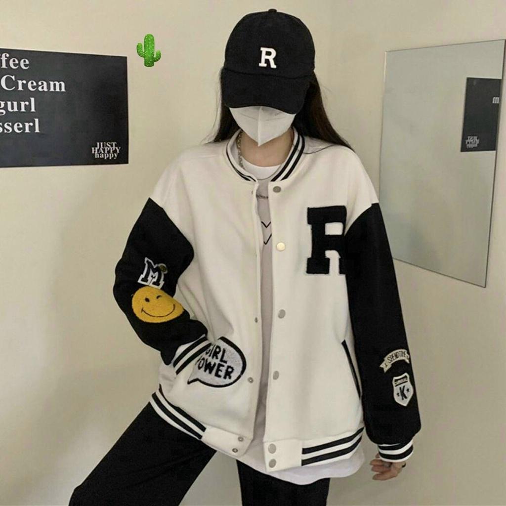 ÁO KHOÁC BOMBER NAM NỮ NỈ PE THÊU CHỮ R TAY ÁO THÊU MẶT CƯỜI NGHỖ NGHĨNH THỜI TRANG HOT TP0023