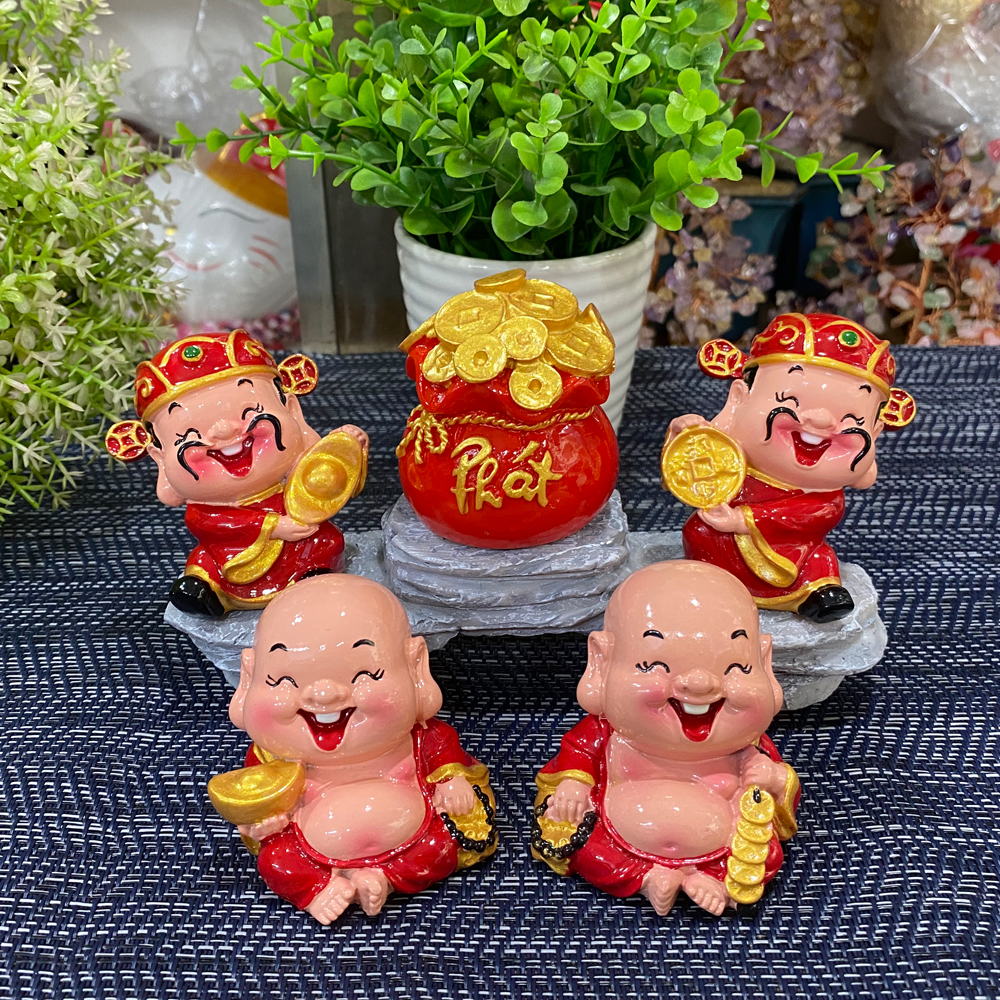 Bộ 04 tượng Thần Tài - Di Lặc kèm túi đỏ chữ Phát và chân đế giả đá size nhỏ