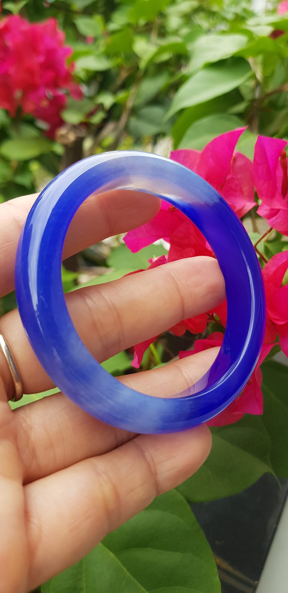 Vòng tay Nữ  Bản Hẹ Đá Mã Não Xanh Dương Đậm nhạt 1 bên đều đẹp Vòng tay Ni 52mm x Cao 11mm x dầy 8mm Nữ mệnh Thủy mệnh môch 50kg - 54kg đeo ạ