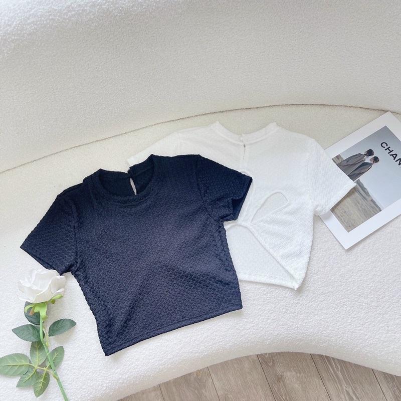 Áo croptop kiểu sexy hở lưng hình hoa, vải xốp mịn ôm form