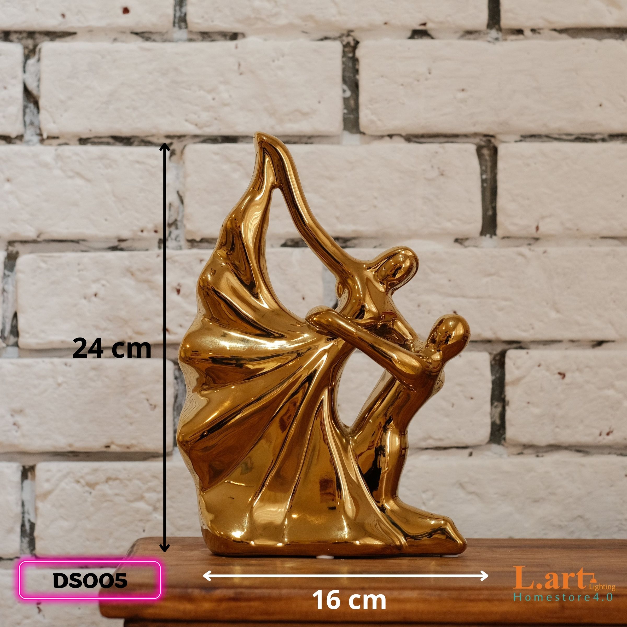 Tượng gốm sứ trang trí nhà hình cặp đôi kiểu dáng Châu Âu màu vàng DS005
