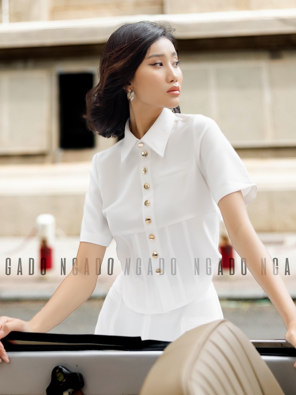 Set áo váy trắng ngắn tay NGADO , set đồ nữ , Set áo croptop vạt bầu kèm chân váy đuôi cá xẻ tà
