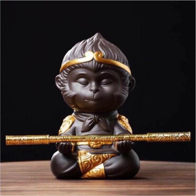 Tượng Tôn Ngộ Không trag trí hồ cá - Hàng Công Ty