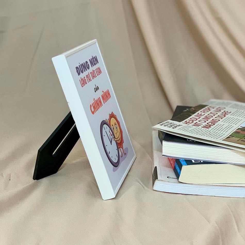 Tranh để bàn tạo động lực: Khách hàng là chén cơm, manh áo - SDB532