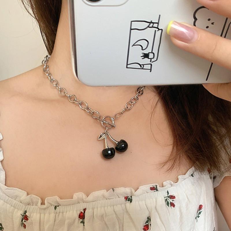 Dây Chuyền Mặt Quả Cherry Màu Đen Phong Cách Cổ Điển