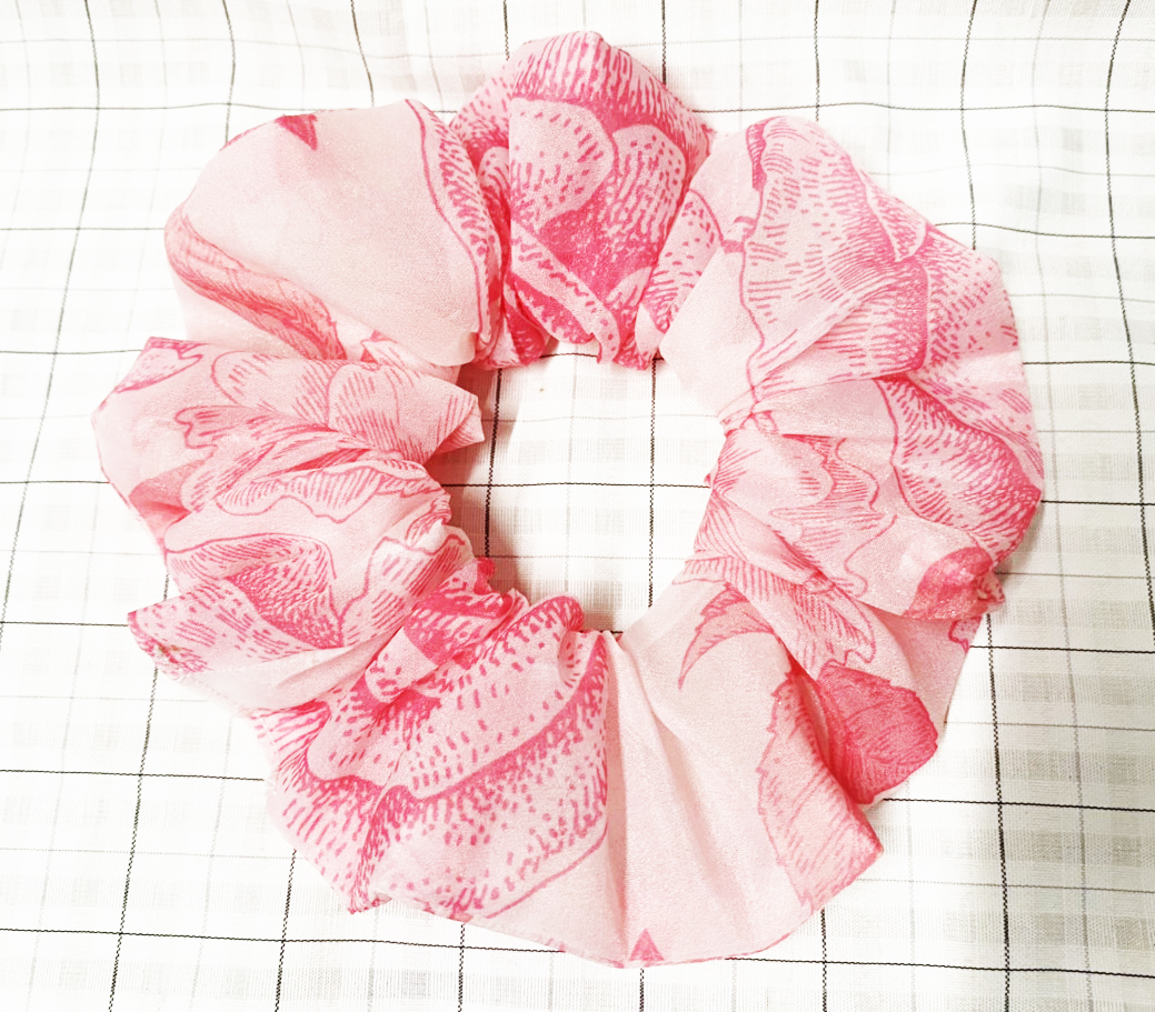 Cột tóc scrunchies màu hồng hoa size trung