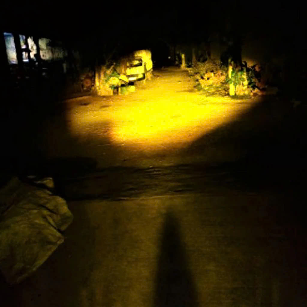 Đèn Trợ Sáng Xe Máy XP60 – Pha Trắng Cốt Vàng, Loại Xịn Chống Nước 100