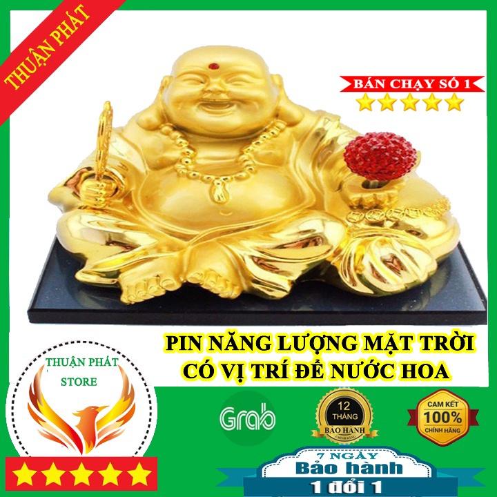 Tượng phật di lặc để trên ô tô