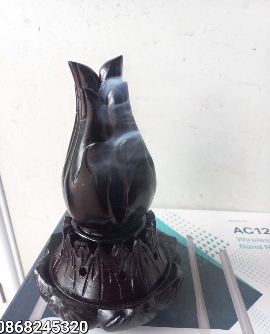 Bàn tay phật xông trầm phong thủy bằng gỗ muồng kt cao 18×12cm