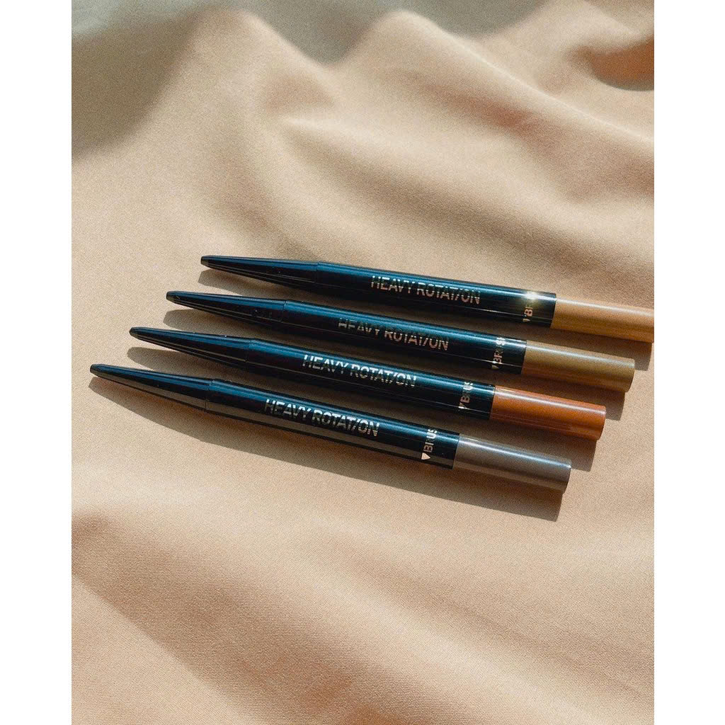 Bút Chì Sáp Kẻ Lông Mày Lõi Sáp Chống Trôi  Màu Sắc Tự Nhiên – Màu Xám Be #12 Kissme Heavy Rotation Eyebrow Pencil (0.09G)