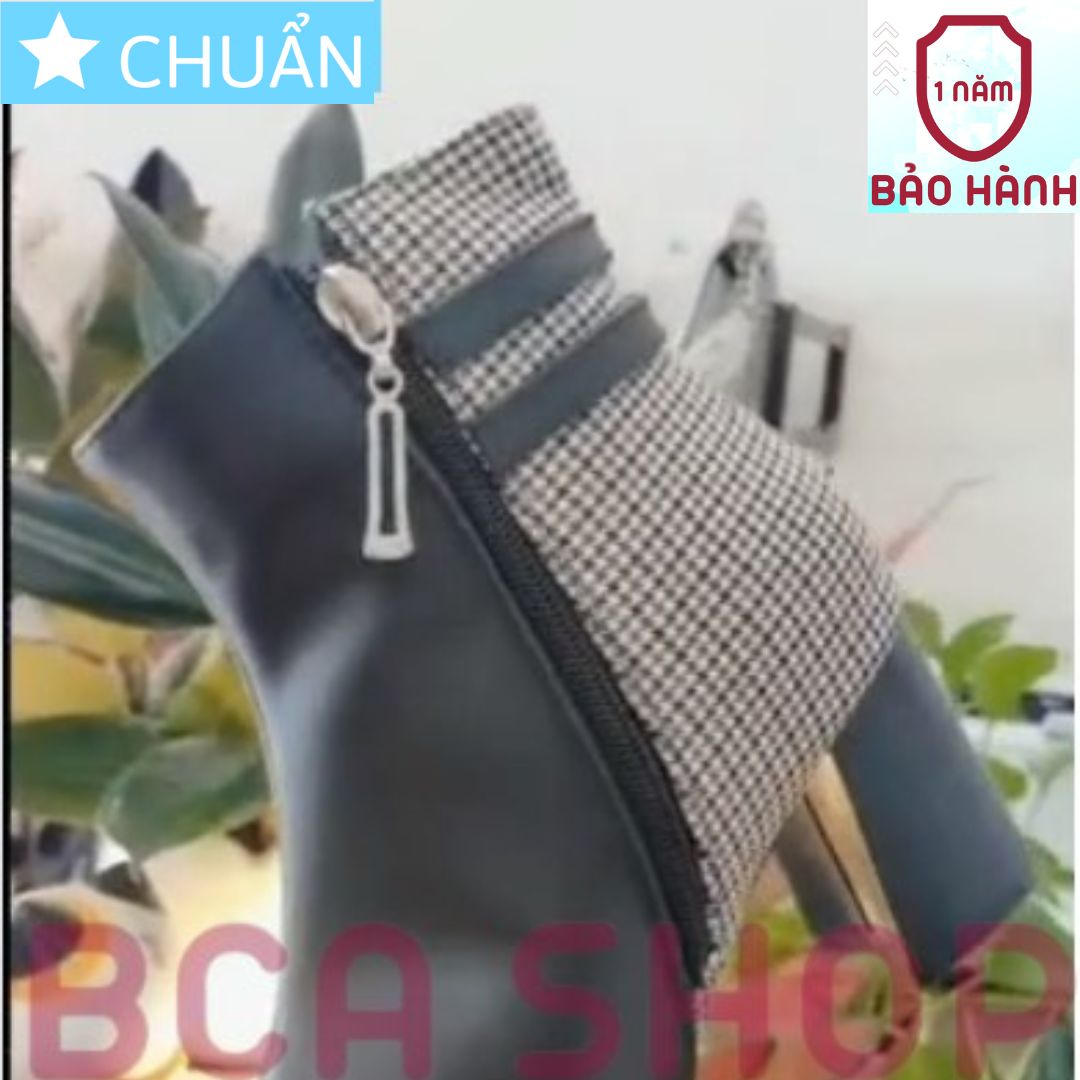 Giày bốt nữ cổ ngắn 7p RO433 ROSATA tại BCASHOP phần sau gót phối ca rô sành điệu và độc lạ - màu đen