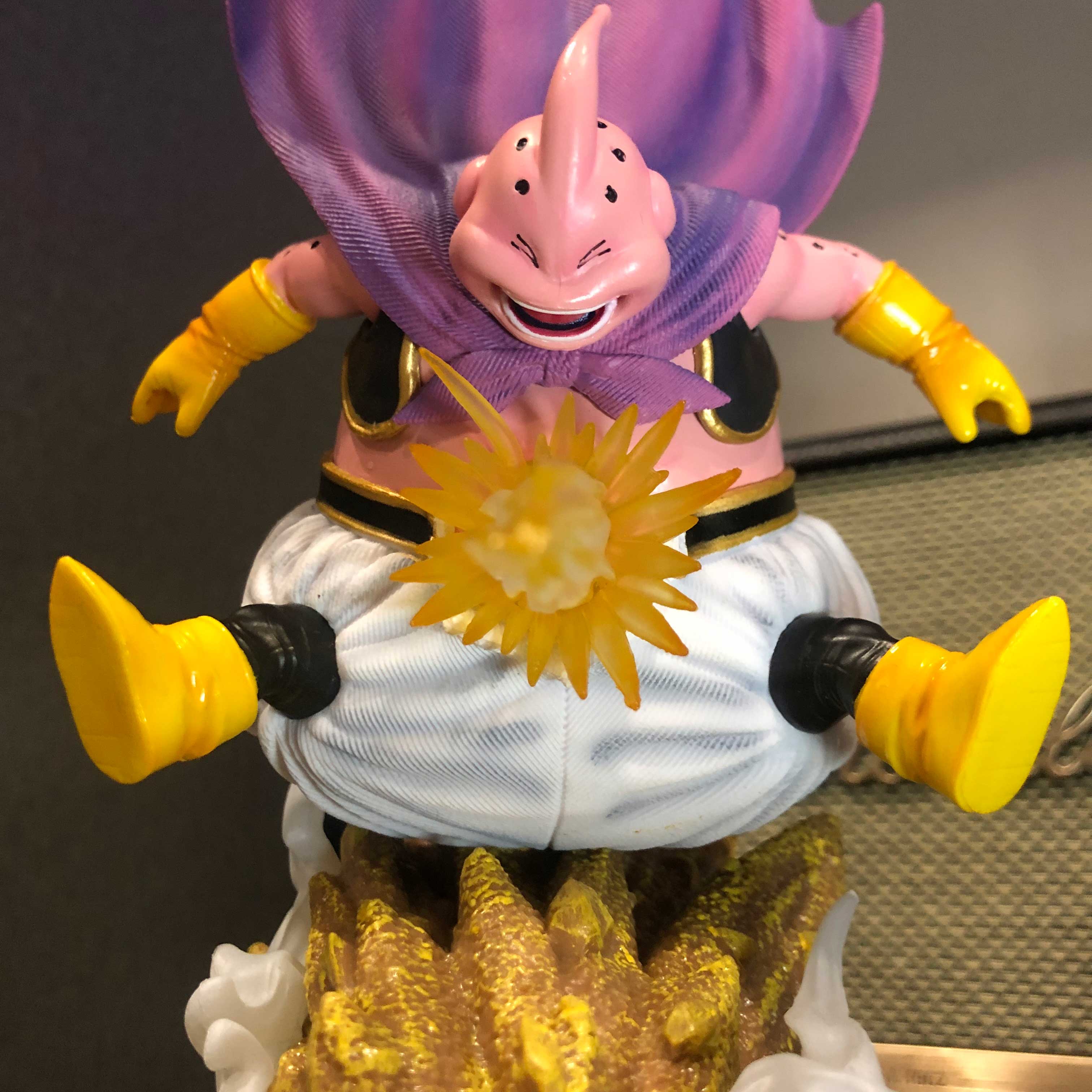 Mô hình Majin Buu  trọng thương có LED 21 cm - Dragon Ball