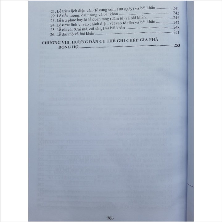 Sách Sổ Tay Ghi Chép Gia Phả Dòng Tộc - Phong Tục Thờ Cúng Tổ Tiên Của Người Việt - V2239D