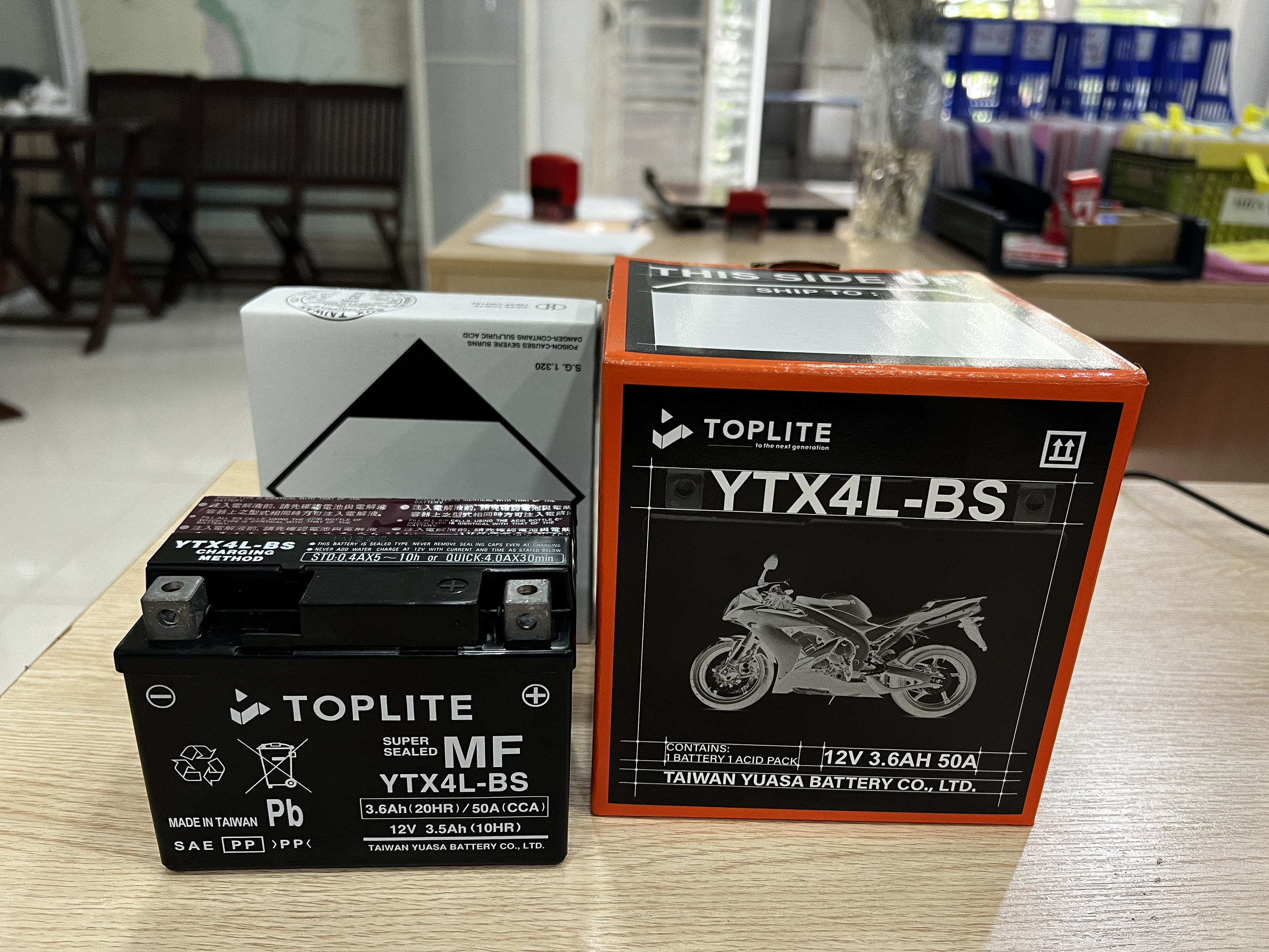 Ắc quy Toplite xe máy YTX4L-BS (12V - 3.5AH)