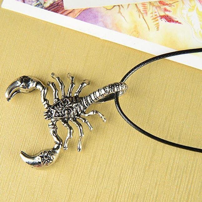 Dây chuyền bò cạp phong cách nam tính