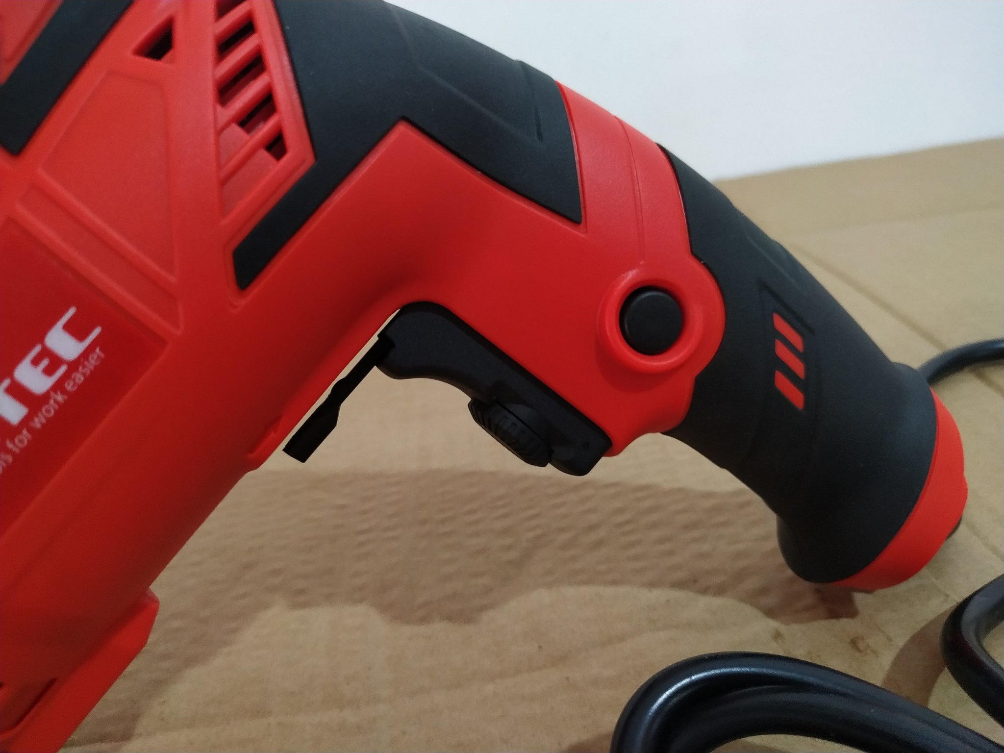 MÁY KHOAN BÊ TÔNG BTEC BT6025 13MM-750W- HÀNG CHÍNH HÃNG