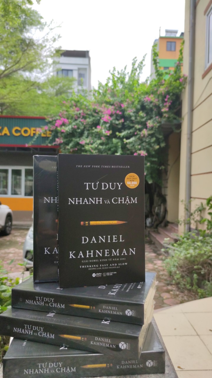 Sách Alphabooks - Tư Duy Nhanh Và Chậm Phiên Bản 2021