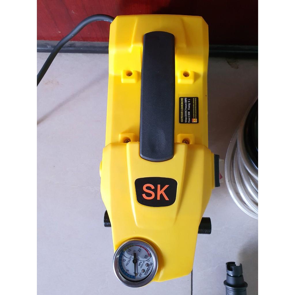 Máy xịt rửa xe tự động,công suất 1800w, tặng kèm bình xịt xà phòng