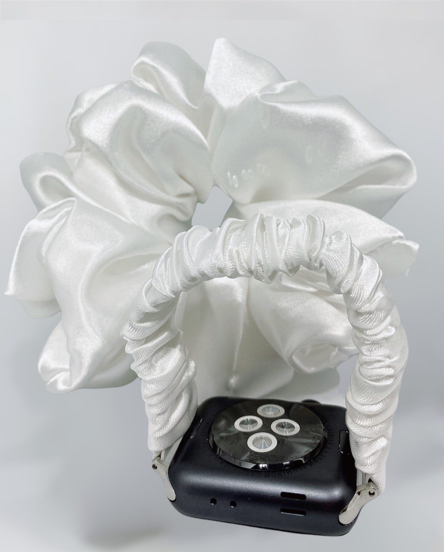 Combo dây đồng hồ kim, đồng hồ apple watch và dây cột tóc scrunchies phi lụa, sang trọng