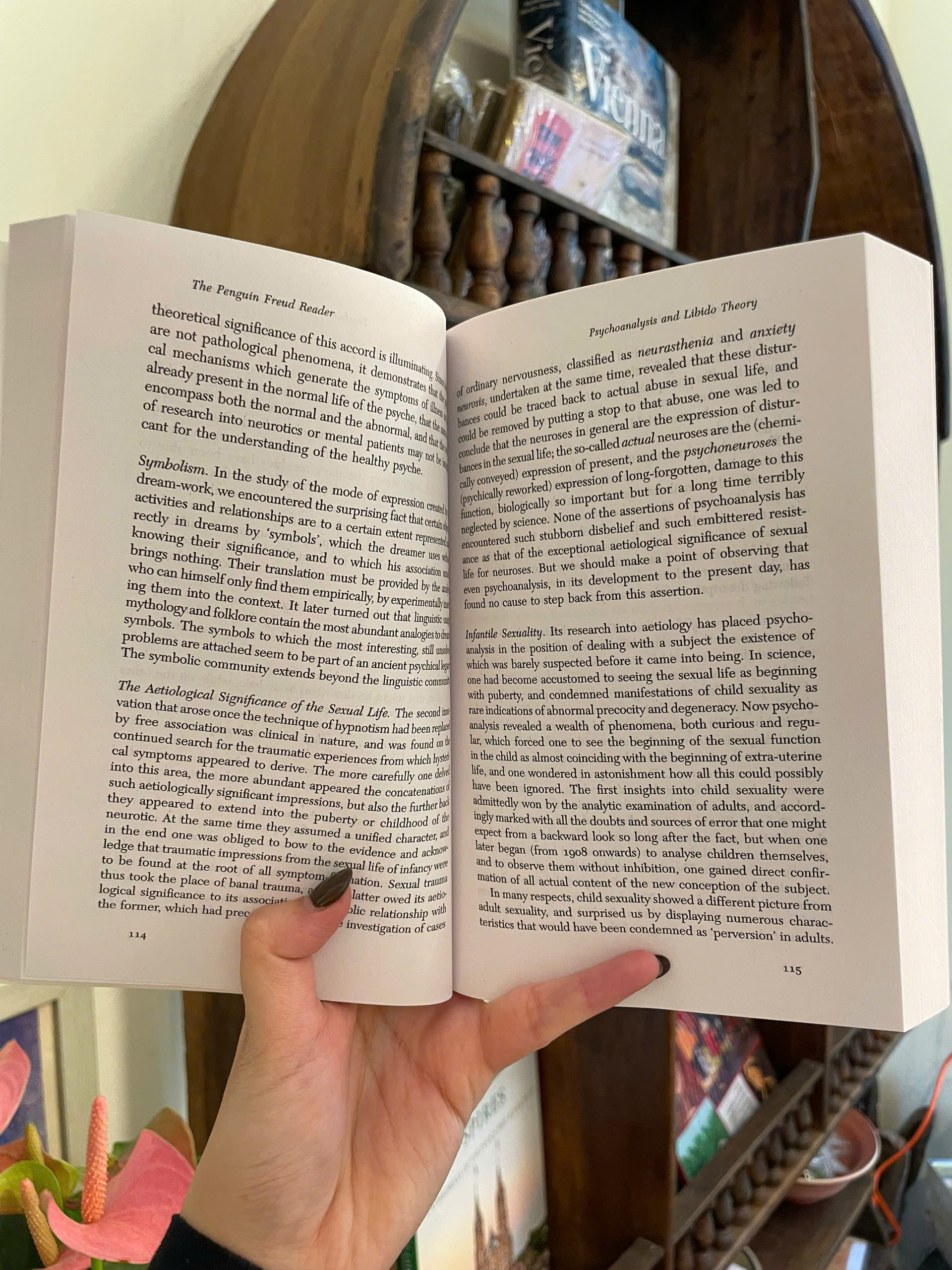 Sách - The Penguin Freud Reader by Sigmund Freud| Psychology Nonfiction / Ngoại văn Tâm lý Nhập khẩu