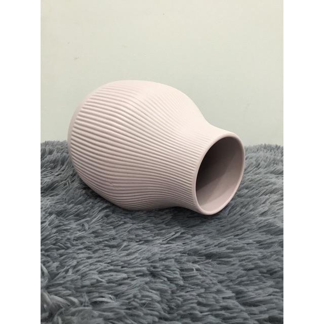 Bình gốm hồng pastel