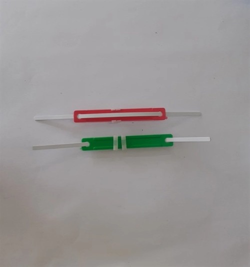 Acco nhựa UnC