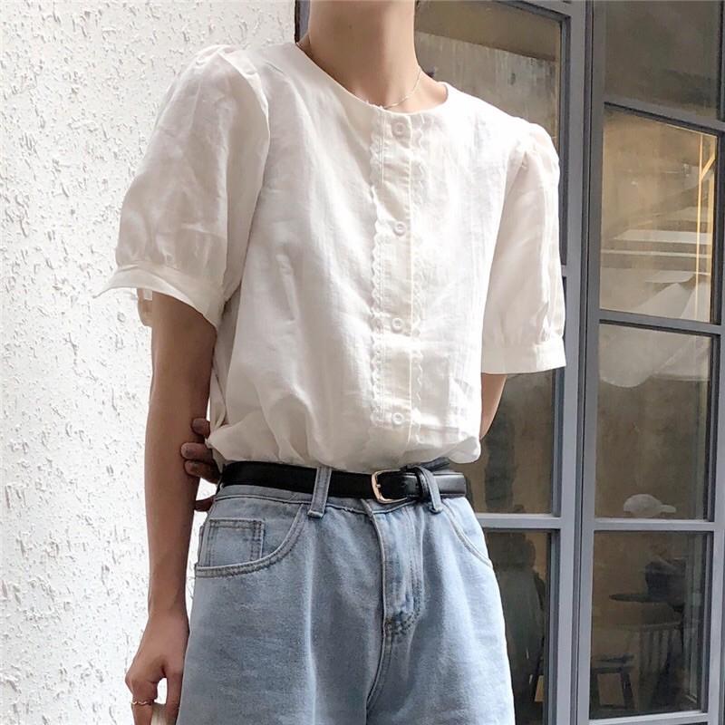 Áo sơ mi trắng cổ tròn viền ren