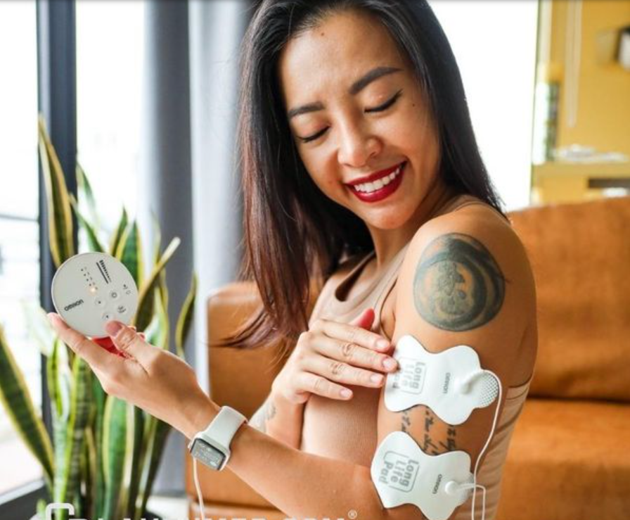 Máy massage bỏ túi Omron HV-F013