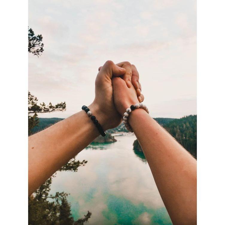Cặp đôi vòng tay bạch tùng thiết kế