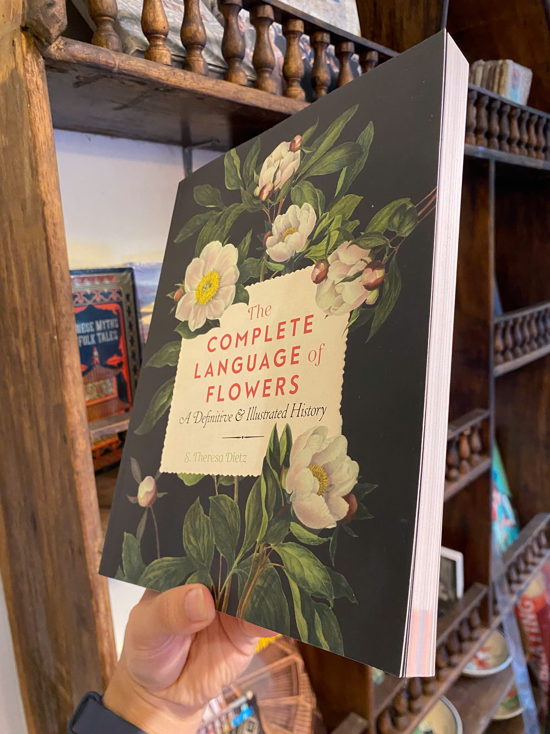 Sách - The Complete Language of Flowers: A Definitive and Illustrated History by S. Theresa Dietz
