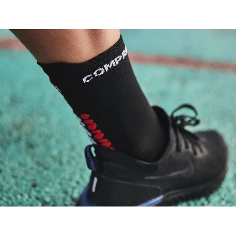 Vớ chạy bộ Compressport Pro Racing Socks V4.0 – Run High - Màu đen