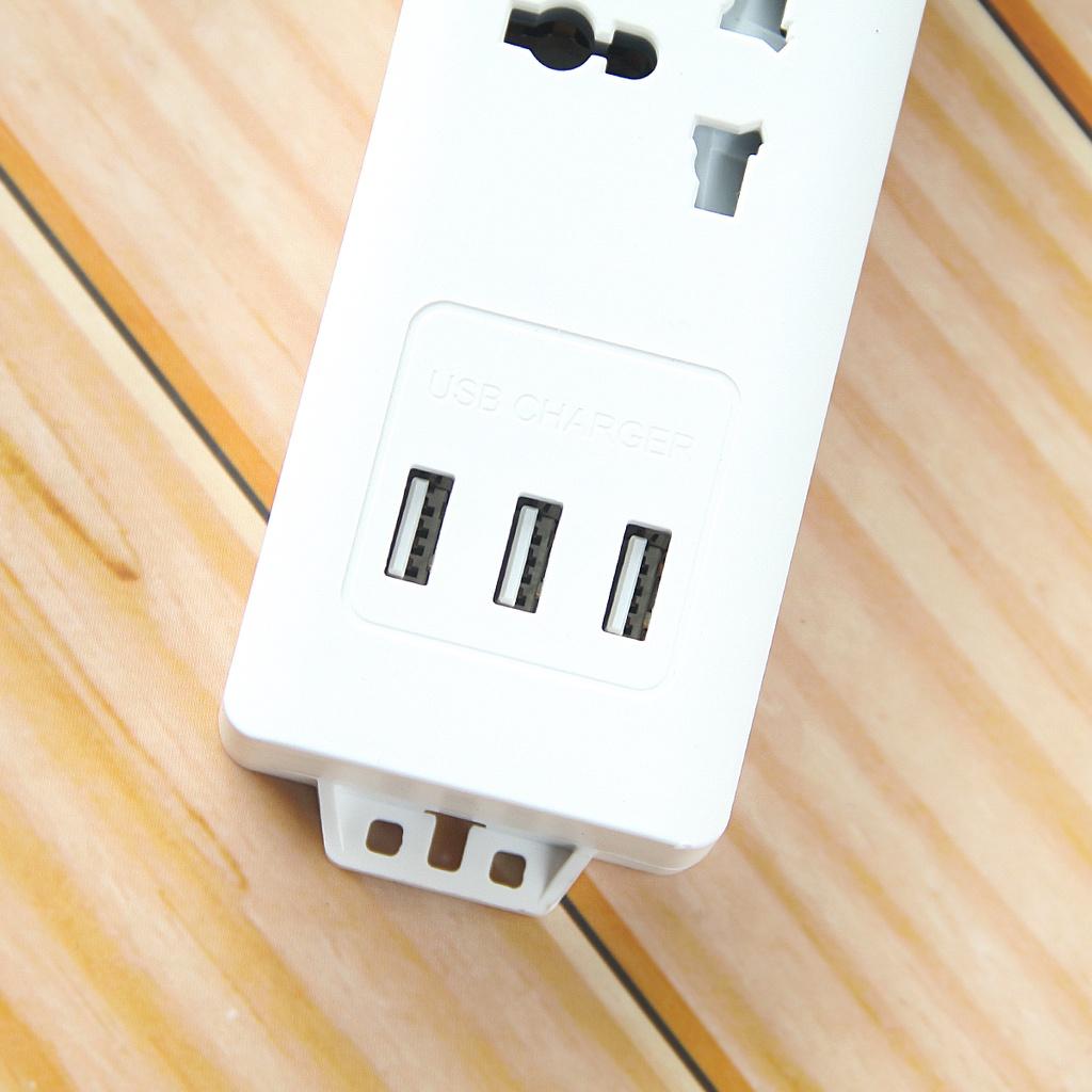 Ổ cắm điện đa năng Remax có 3 cổng USB Remax RV-03 lỗ cắm tải 2500W an toàn chống giật, chịu nhiệt - Hàng Chính Hãng