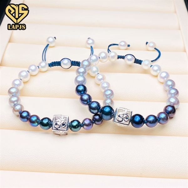 Vòng tay ngọc trai xám xanh charm Ohm cubic vàng HBL-1505 | Trang sức PJS