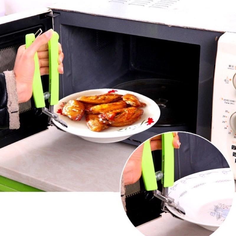 Dụng cụ gắp đồ nóng có lò xo tiện lợi