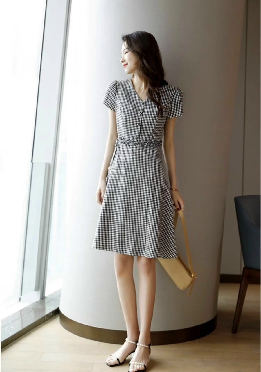 ĐẦM XÒE CARO NHÚN EO NÚT BỌC DỄ THƯƠNG