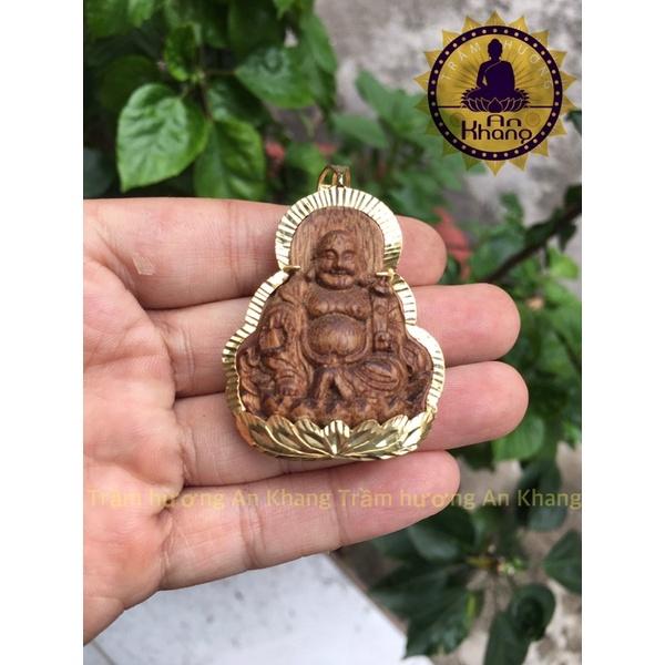 Mặt tượng trầm hương tốc tự nhiên.