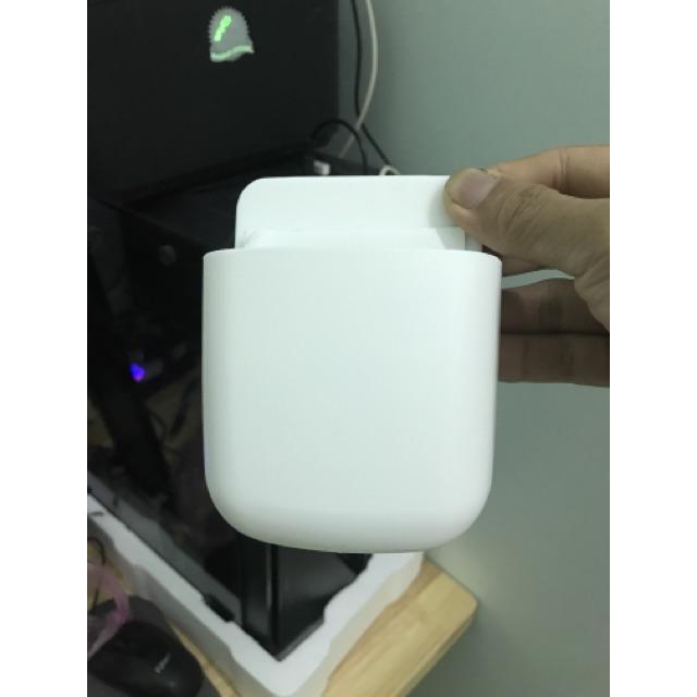 Khay gắn tường đựng điện thoại, remote tiện dụng
