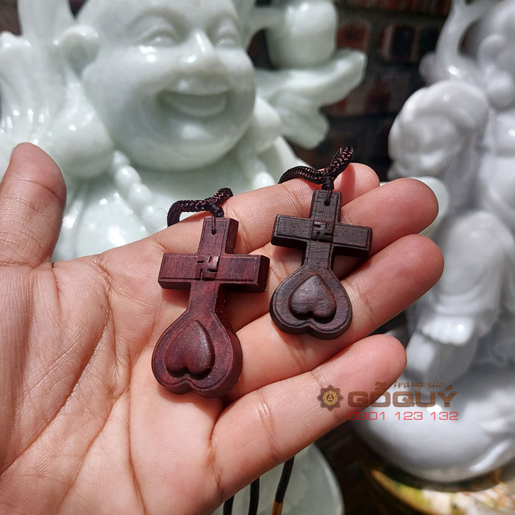 Thánh hiệu thiên tâm gỗ trắc tặng kèm dây vải