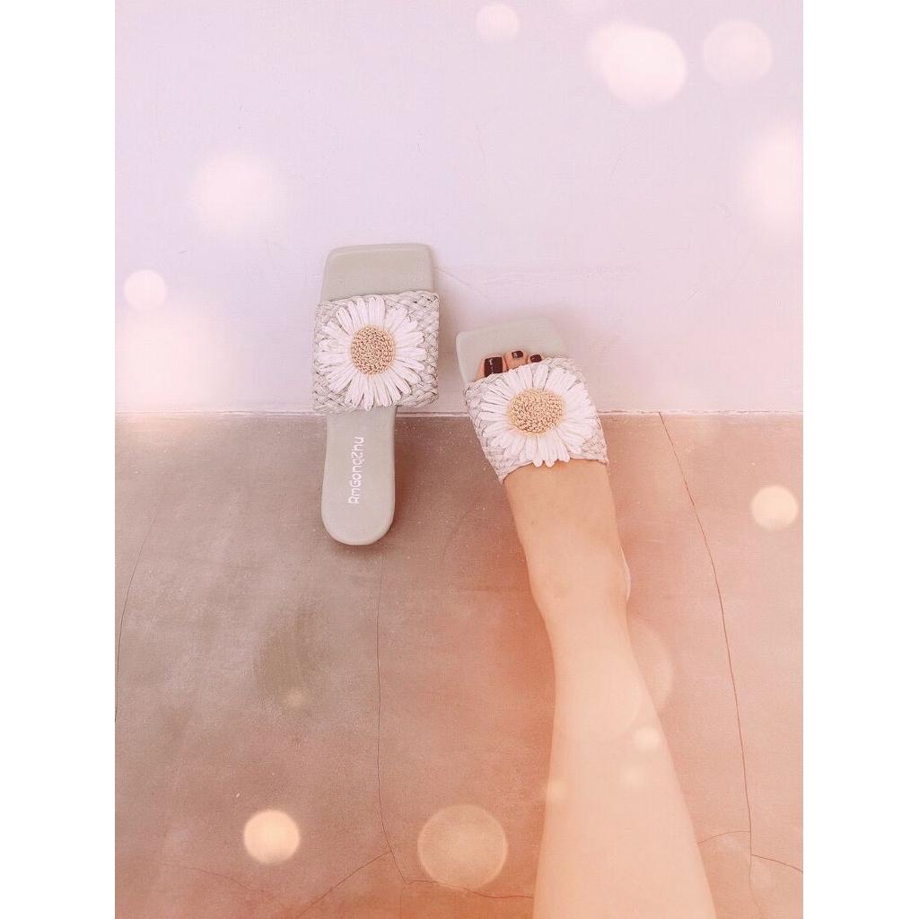 Dép nữ bản ngang đính hoa cúc